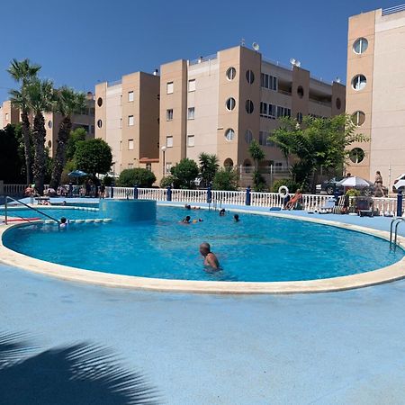 Tres Beau T4 Torrevieja Renove Et Moderne Apartment Bagian luar foto
