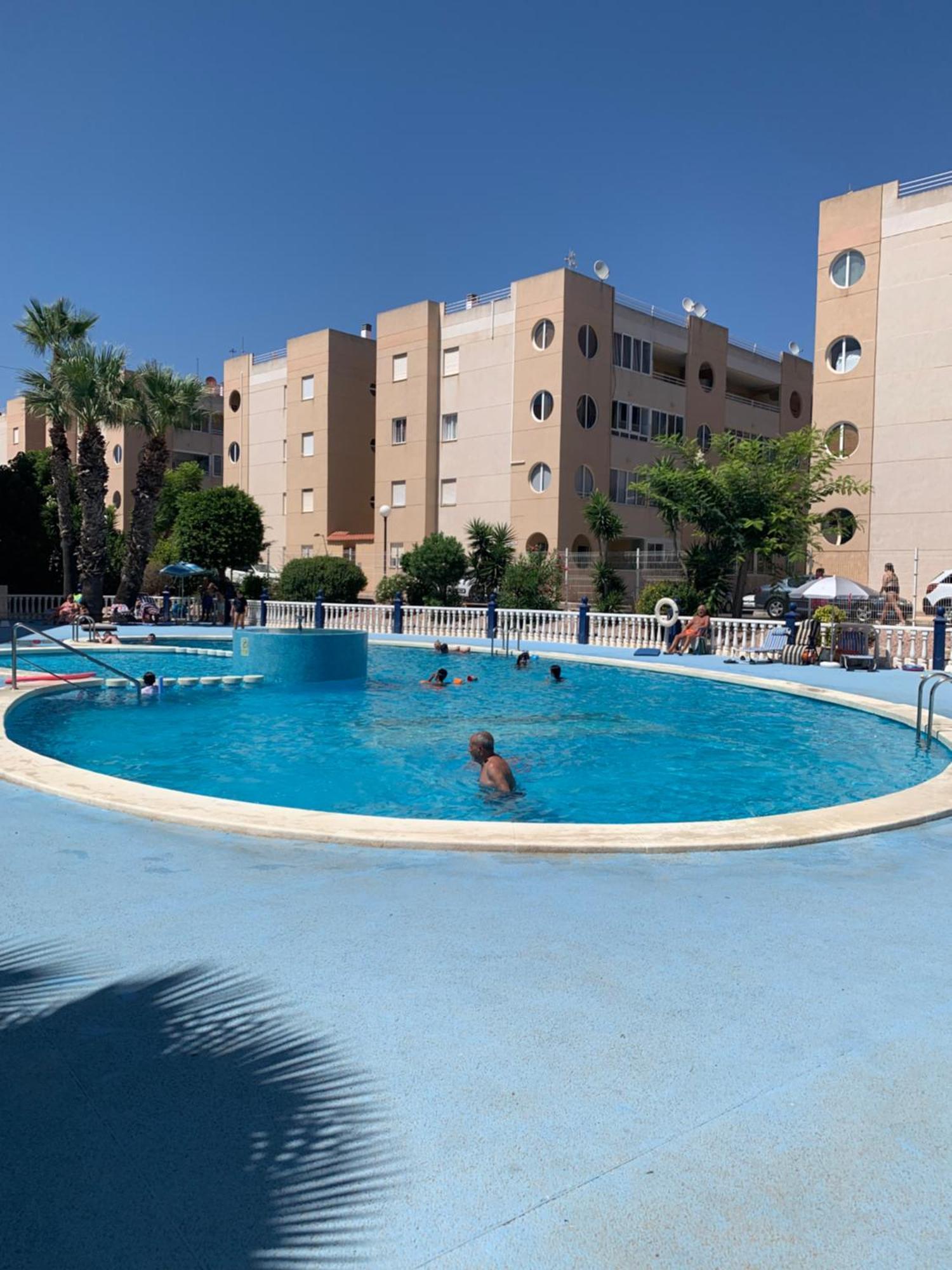 Tres Beau T4 Torrevieja Renove Et Moderne Apartment Bagian luar foto